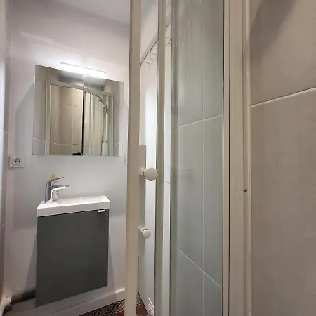 Le Nagi : Beau Studio Avec Patio Privatif Apartment Rouen